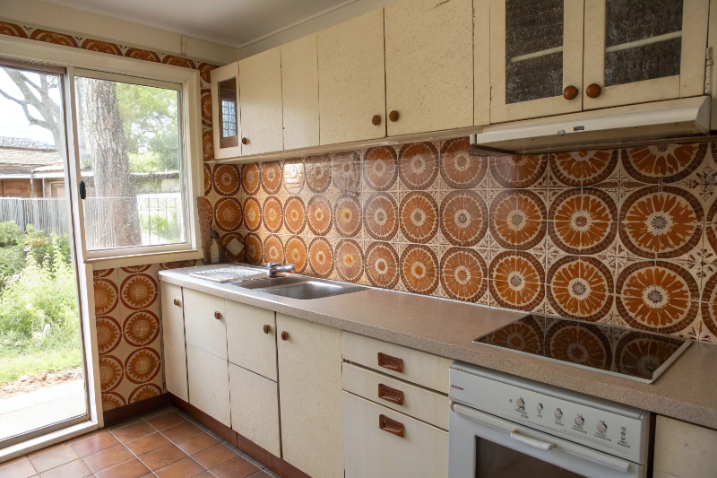 Charlestown kitchen renovation requiring splashback tile removal